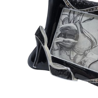 Picture Frame With Embossed Black High-heel Shoe,Real Glass Photo Frame For Wall And Tabletop Display Family Office