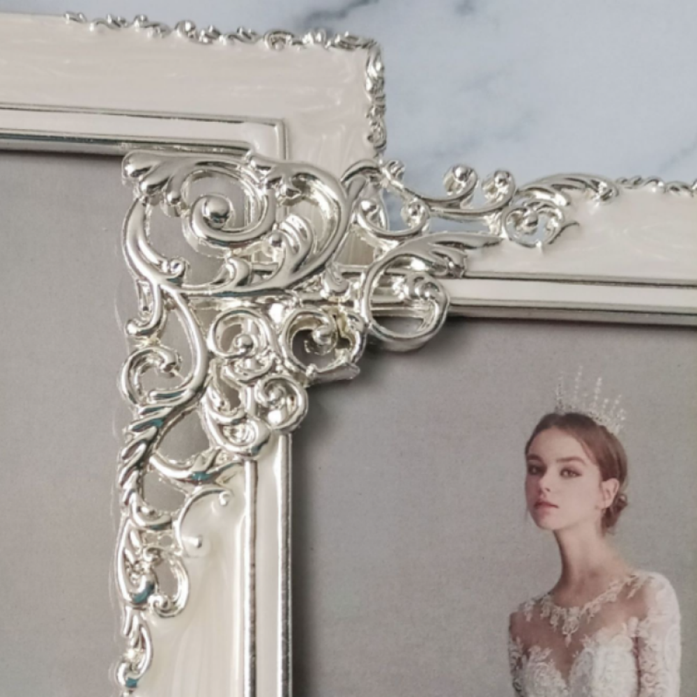 Vintage Enamel Picture Frame,White Ornate Picture Frames For Wall And Tabletop Display Family Office